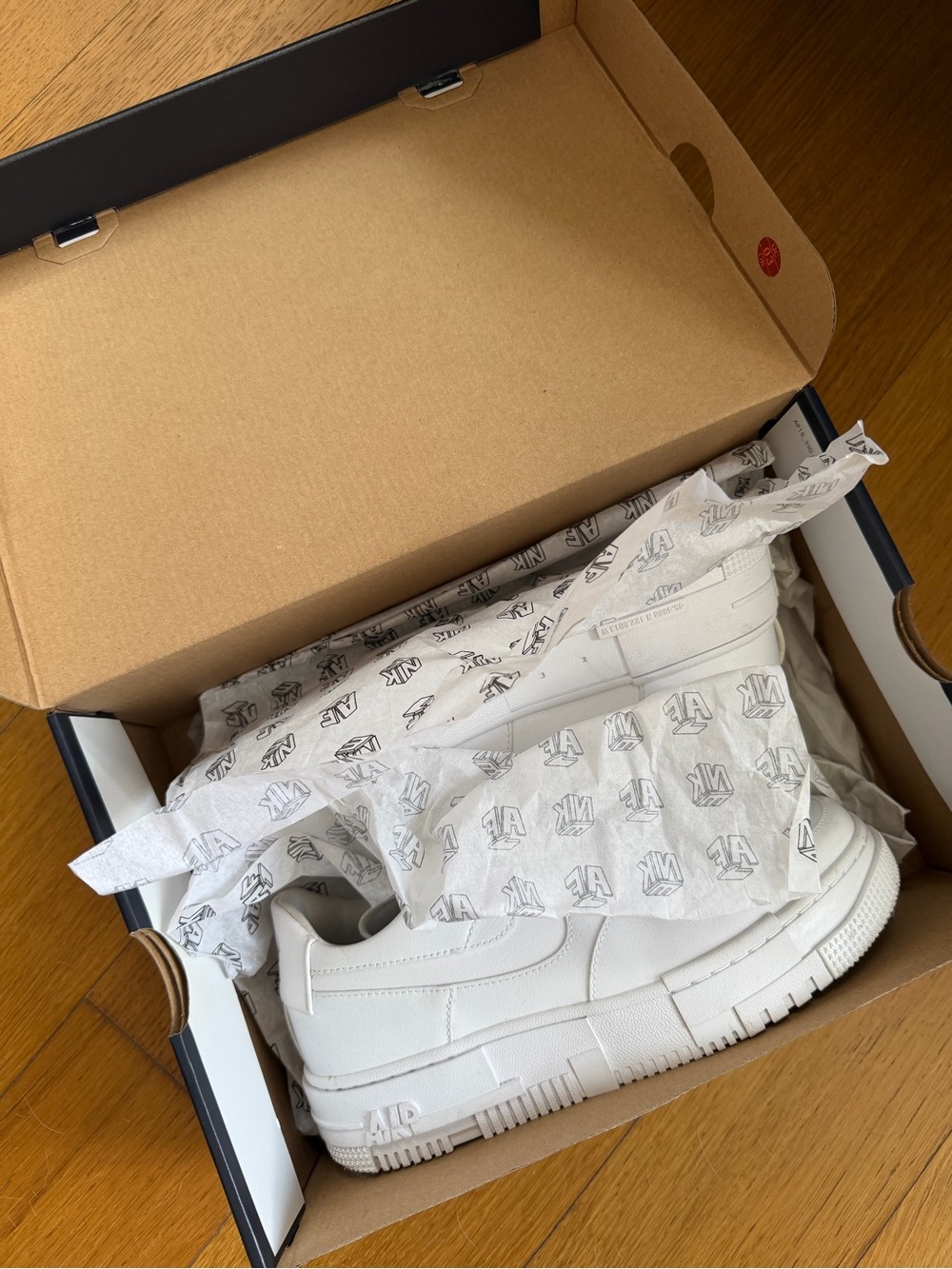 Nike Women's Air Force 1 Pixel Sneakers - White Sz 9 - Used - Picture 9 of 14